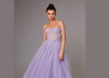 What to look for when buying dresses online?