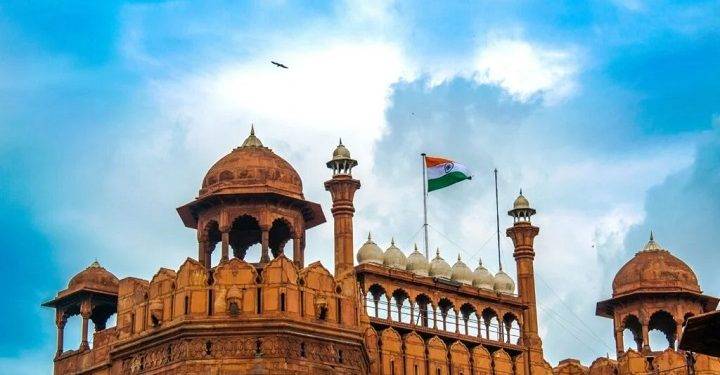 Exploring Mughal Delhi – A Fascinating Journey on Foot in a Small Group, Unraveling the Timeless Tale